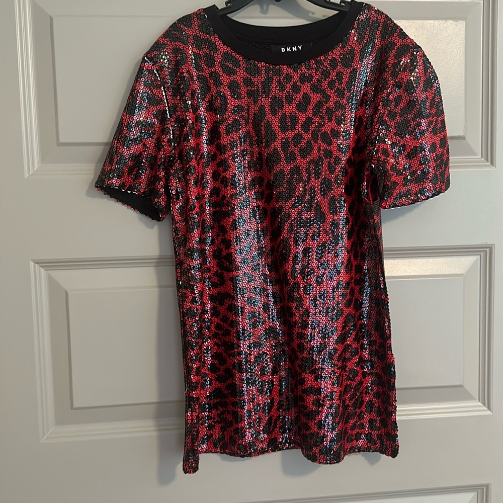 New without tags DKNY shirt really cute!
